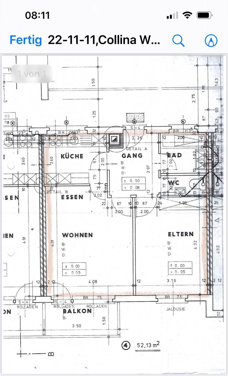 Floor plan of an apartment with labeled rooms including kitchen, dining area, living room, parents' room, bathroom, hallway, and balcony.