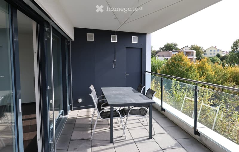 glass door access, outdoor table and chairs, glass railings
