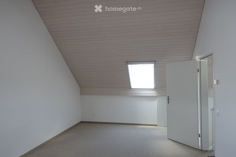 Schöne und grosszügige 4.5 Zimmer Wohnung mit viel Privatsphäre und Weitblick (11)