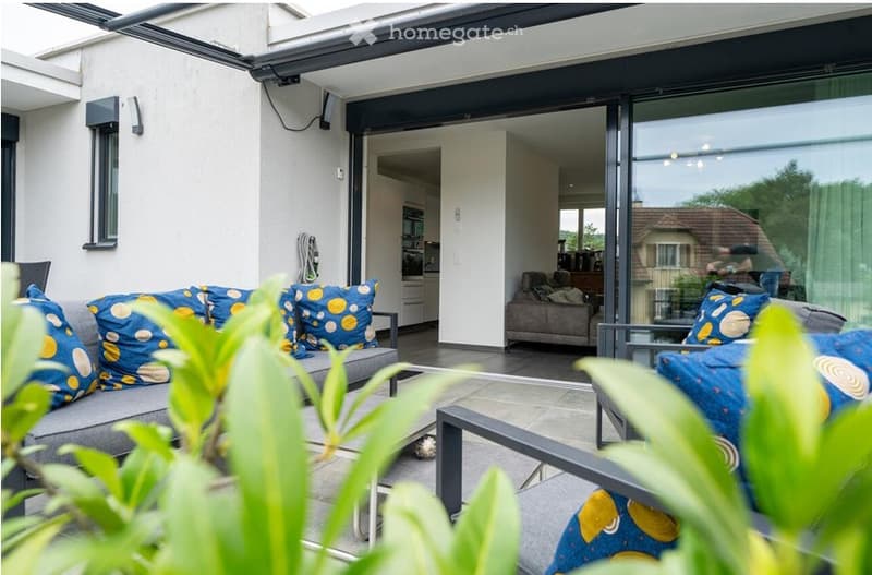 Charmante 5.5-Zimmer-Dachwohnung mit Bergblick in Büsserach (12)