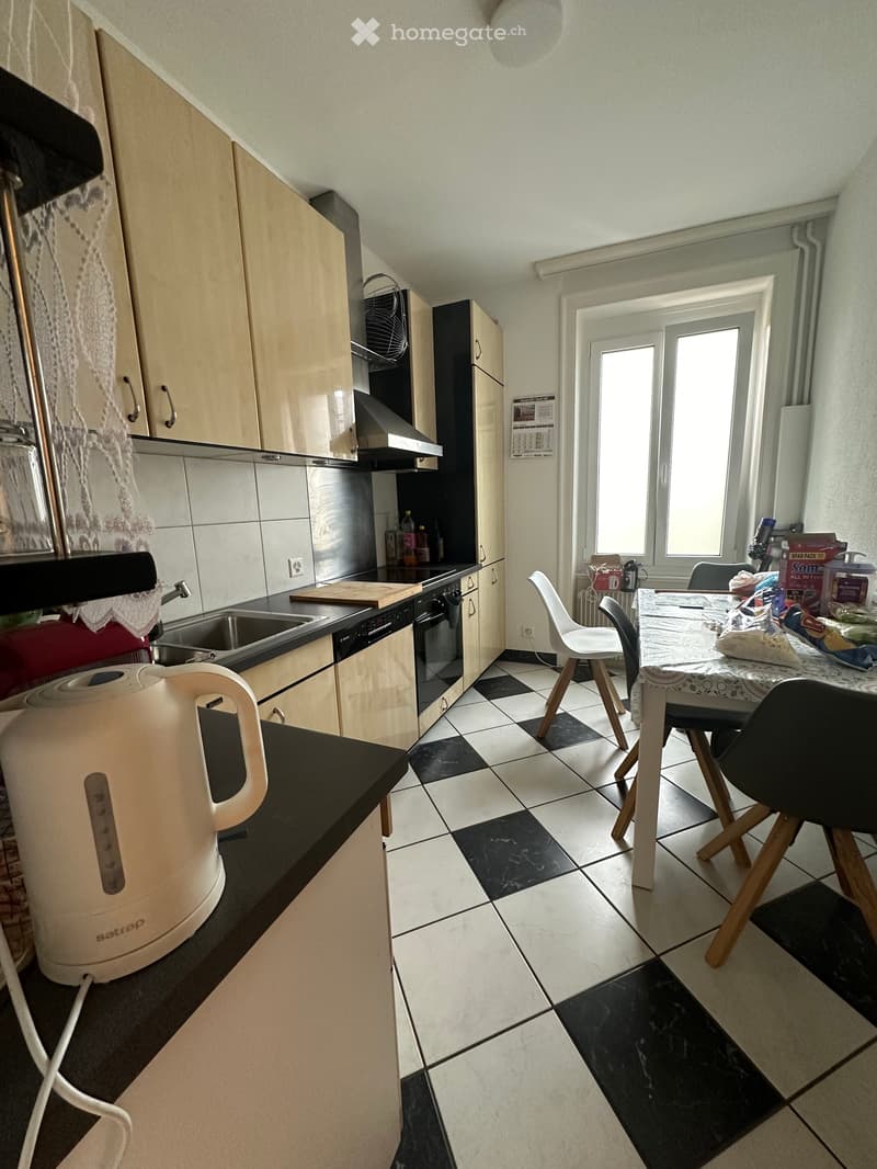 Helle 4-Zimmer-Wohnung mit Balkon an der Paradiesstrasse in St. Gallen (2)