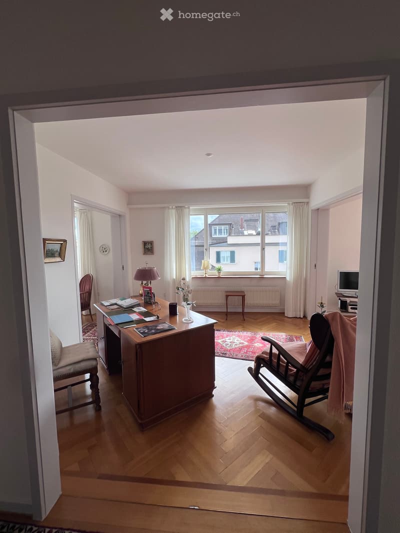 5-Zimmer-Wohnung am Zürichberg mit zwei Balkonen und schöner Aussicht (2)