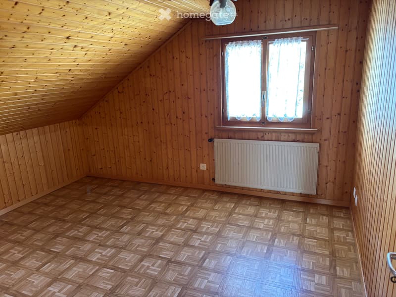 Zimmer 1. OG (2 gegenüberliegende Zimmer im gleichen Ausbaustand)