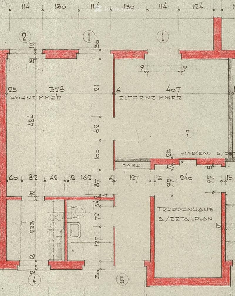 Floor plan showing a living room, parent's bedroom, staircase, and other rooms with labeled dimensions.