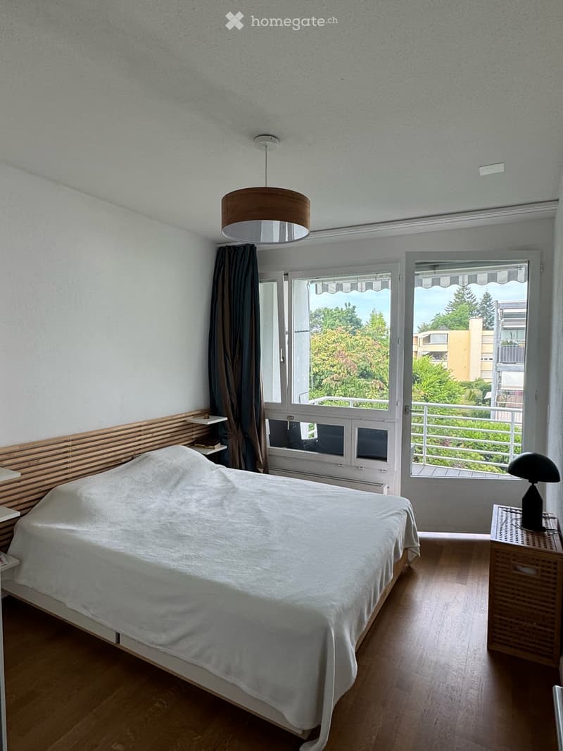 Helle 3.5-Zimmer-Wohnung mit Balkon und schöner Aussicht in Zürich-Witikon (5)