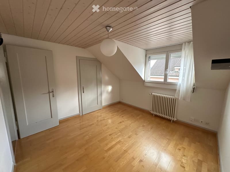 Zimmer klein, verbunden mit Wohnzimmer