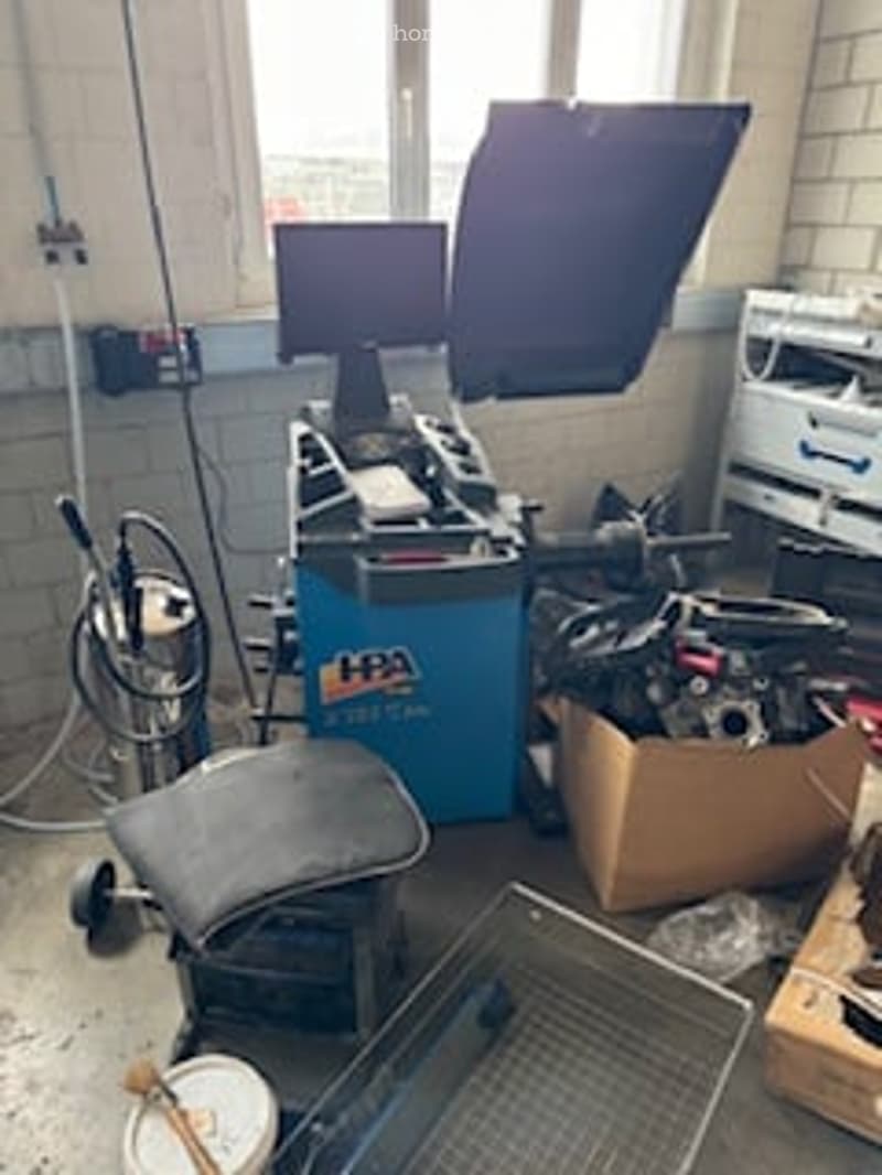 workshop with many tools and machines