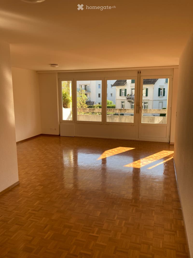 Praktische Wohnung in ruhigem MFH (2)