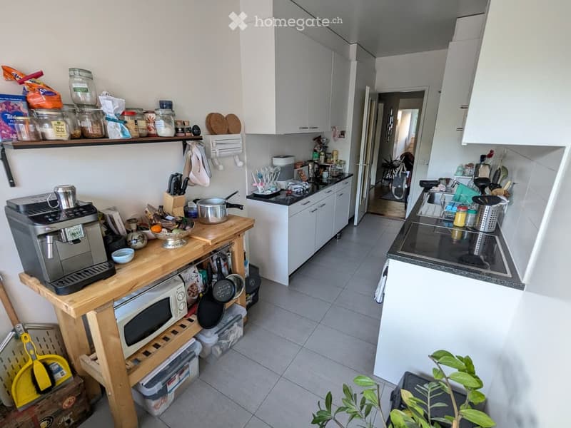 {"type": "Kitchen", "objects": ["coffee maker", "microwave", "fridge", "oven", "sink", "cabinets", "table", "fridge", "oven", "sink", "cabinets", "cupboard", "fridge", "oven", "sink", "cabinets", "table", "cupboard", "cupboard", "cupboard", "cupboard", "c