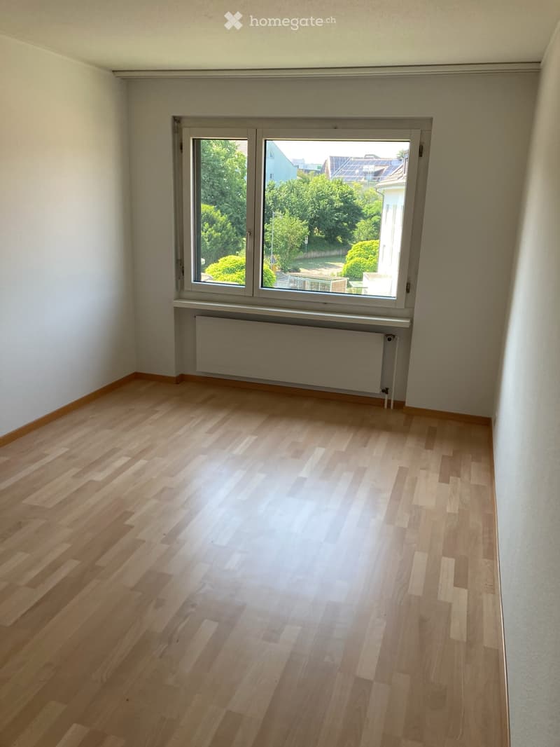 Charmante 3.5-Zimmer-Attikawohnung an der Bahnhofstrasse in Urdorf (10)