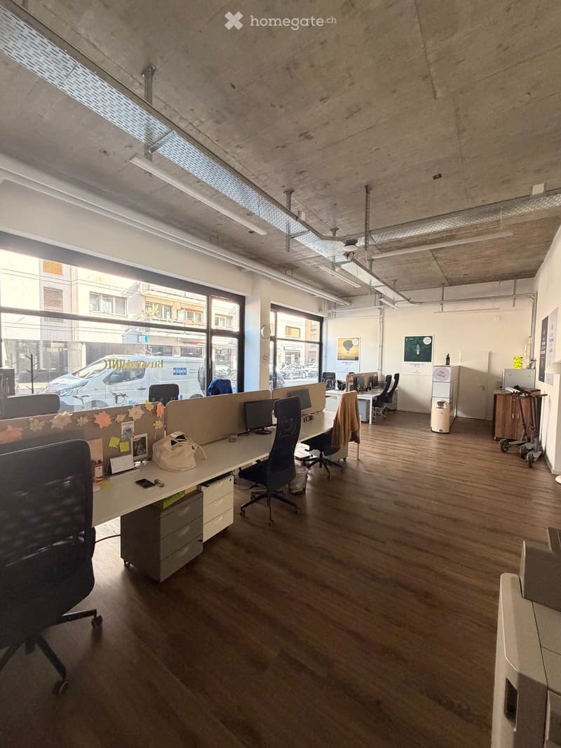 Espace commercial exceptionnel au Bois-Melly (1)