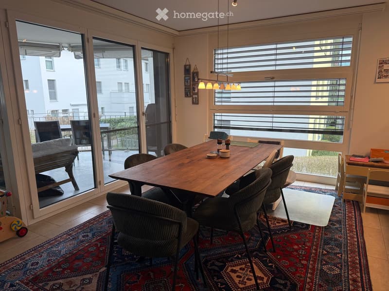 Esszimmer/Dining Area