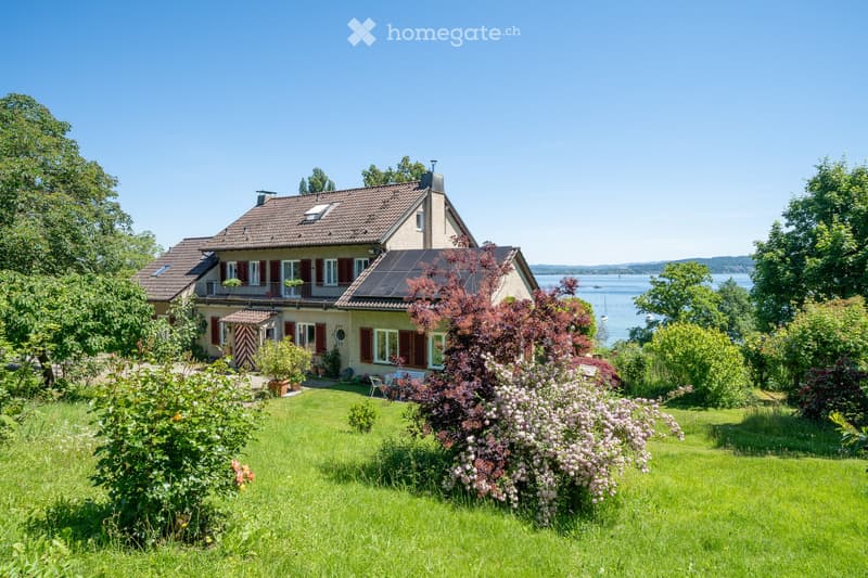 Detached house, solar panels, balcony, garden, lake view