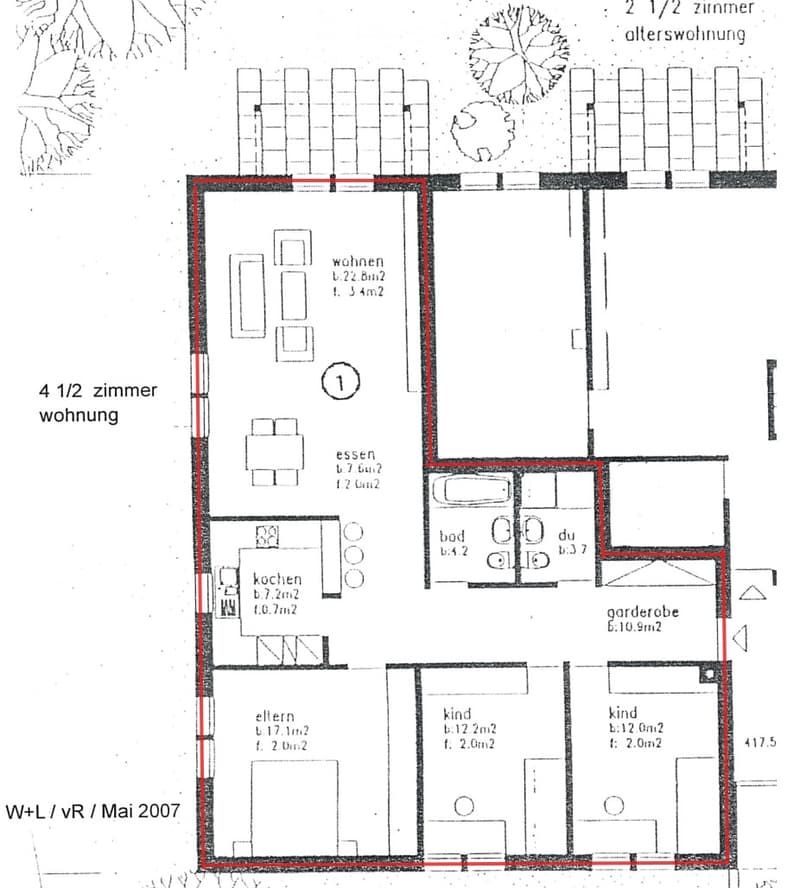 Floor plan of a 4 1/2 room apartment and a 2 1/2 room apartment, showing living, dining, kitchen, bedrooms, and bathroom areas.
