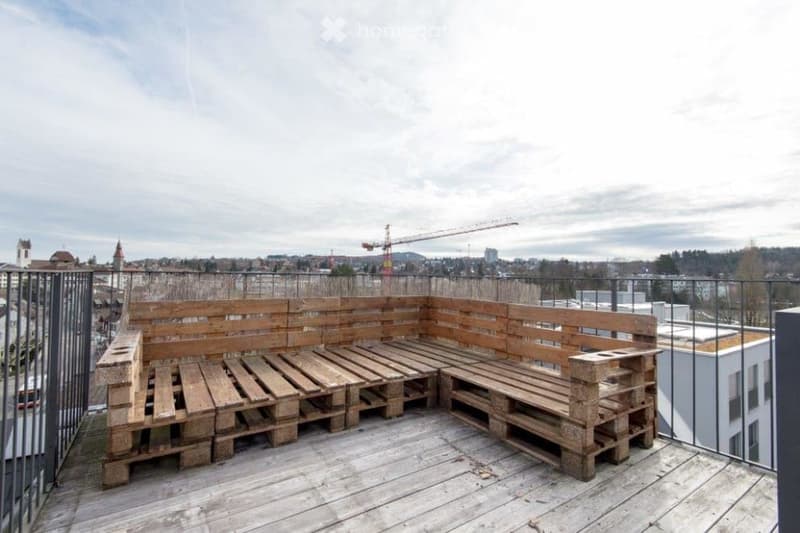 Individuelle Dachwohnung in saniertem Vorstadthaus (11)