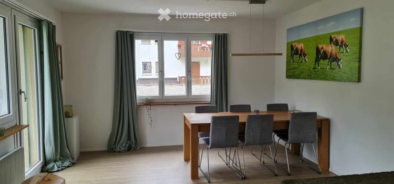 Charmante 3.5-Zimmer-Wohnung mit Balkon und herrlicher Aussicht in Churwalden (4)