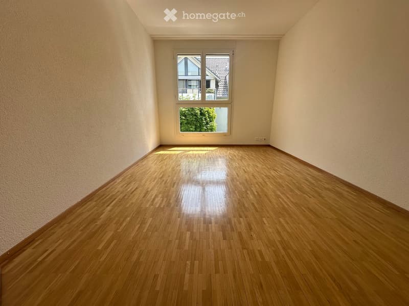 helle und ruhig gelegene 4.5 Zimmer Wohnung mit Balkon und Hobbyraum (5)