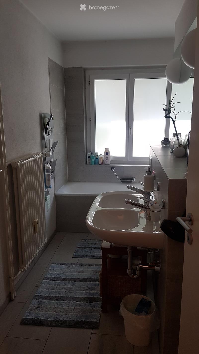 {"type": "Bathroom", "objects": ["sink", "faucet", "bathtub", "radiator", "mirror", "toilet", "shower", "cupboard", "bottle", "plant", "faucet", "faucet", "faucet", "faucet", "faucet", "faucet", "faucet", "faucet", "faucet", "faucet", "faucet", "faucet",