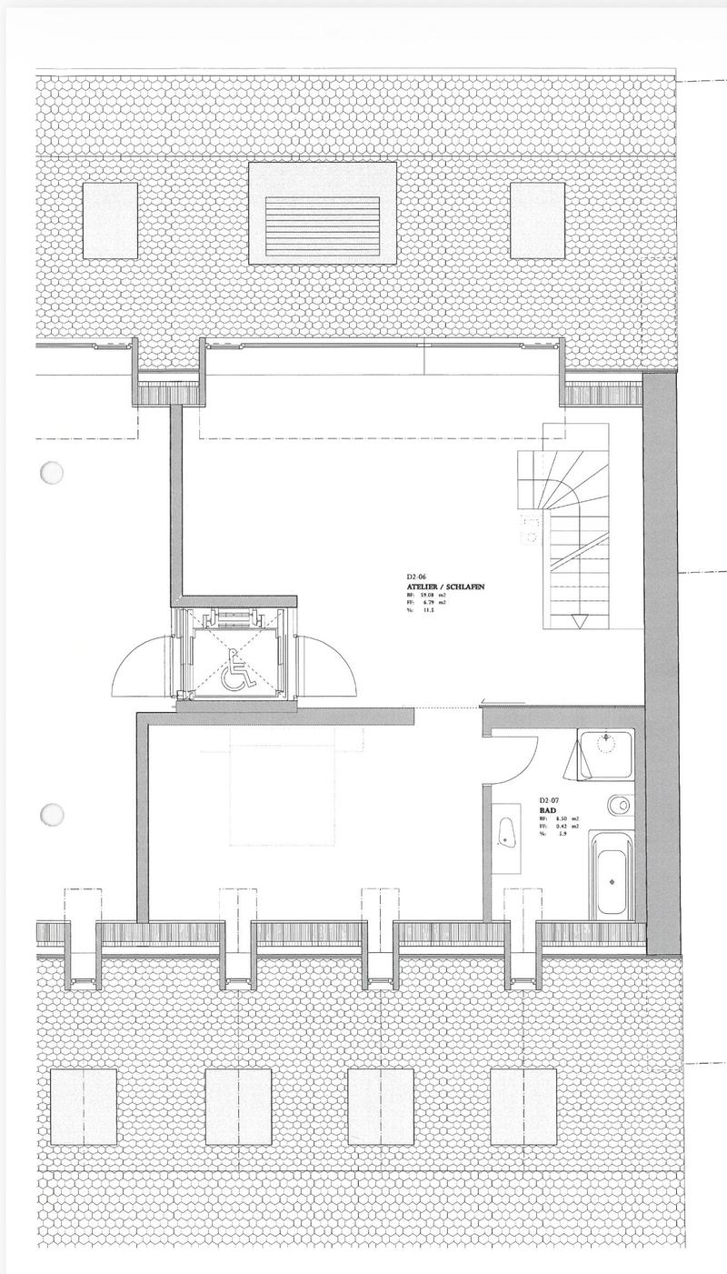 Floor plan showing an atelier/sleeping area and a bathroom. The layout includes a staircase, a wheelchair-accessible area, and labeled dimensions.