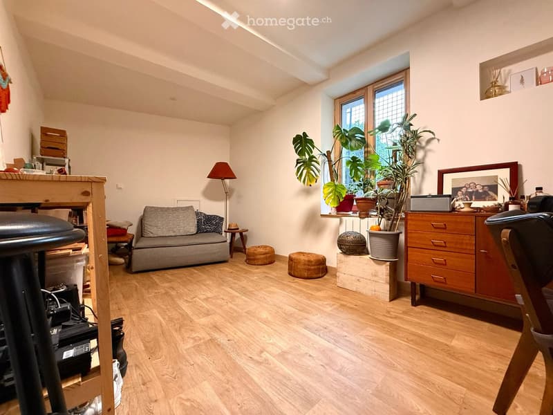 {"type": "Furnished Room", "objects": ["sofa", "stool", "stool", "stool", "stool", "stool", "stool", "stool", "stool", "stool", "stool", "stool", "stool", "stool", "stool", "stool", "stool", "stool", "stool", "stool", "stool", "stool", "stool", "stool", "