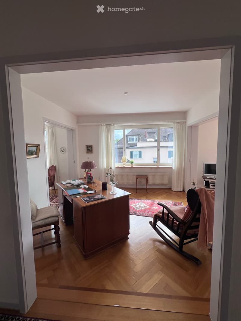 5-Zimmer-Wohnung am Zürichberg mit zwei Balkonen und schöner Aussicht (2)