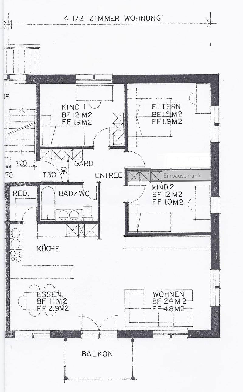 Floor plan of a 4 1/2 room apartment with labeled rooms including living room, dining room, kitchen, two bedrooms, and a bathroom.