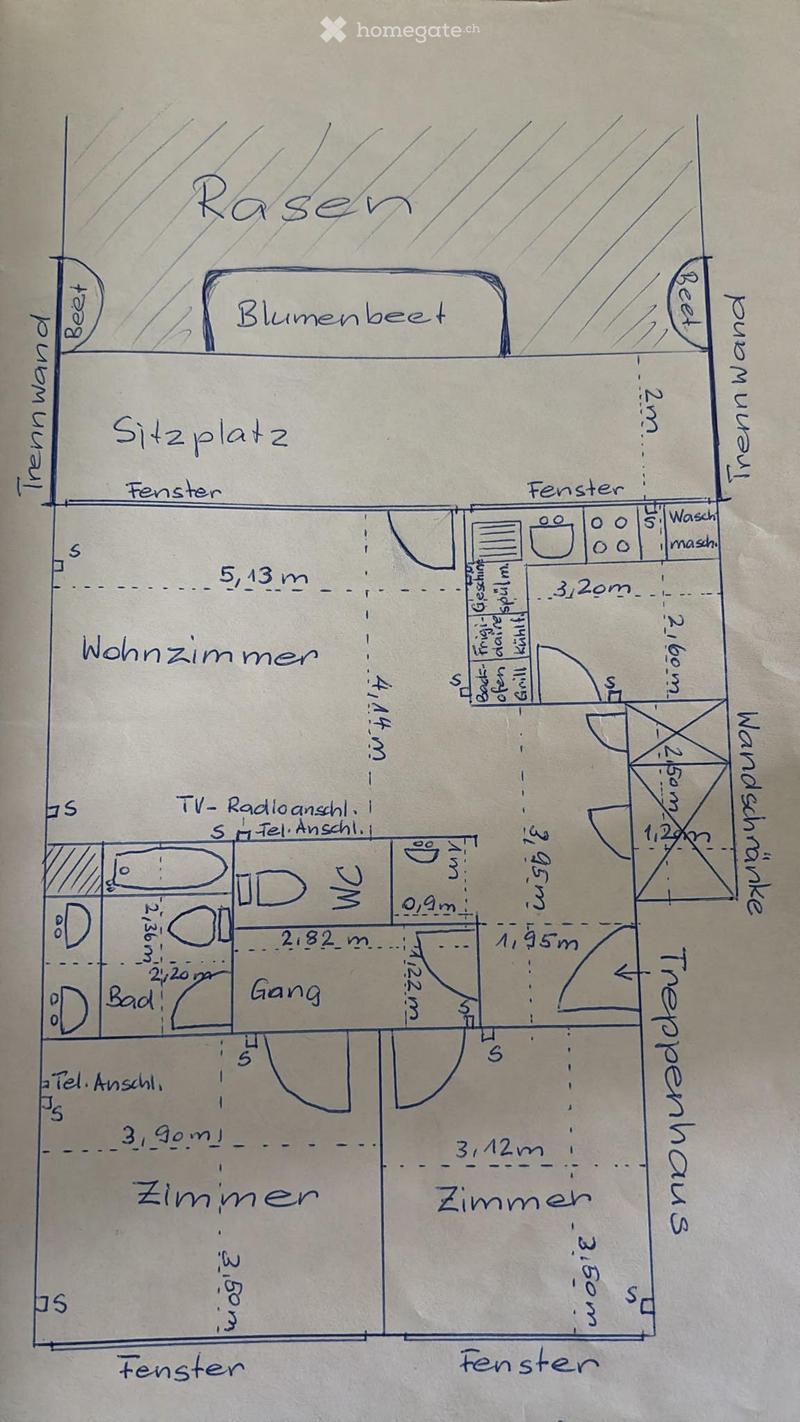 Hand-drawn floor plan of a house with labeled rooms including Wohnzimmer (living room), Zimmer (bedroom), Bad (bathroom), Gang (hallway), Sitzplatz (seating area), Blumenbeet (flower bed), Rasen (lawn), and technical details like TV and telephone connecti