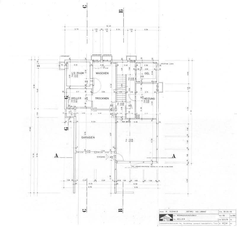 Floor plan of a basement level showing labeled rooms including Keller, Garagen, Eingang, Waschraum, Trockenraum, Heizung, and Vorfertigzimmerte Lichtschachte.