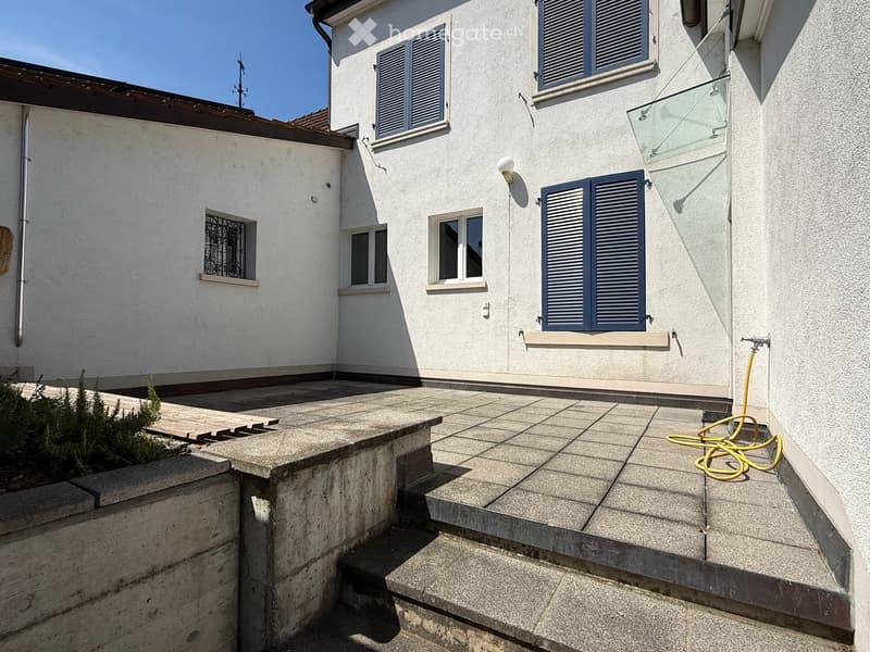Helle 2.5-Zimmer-Wohnung in gepflegtem Zweifamilienhaus (7)