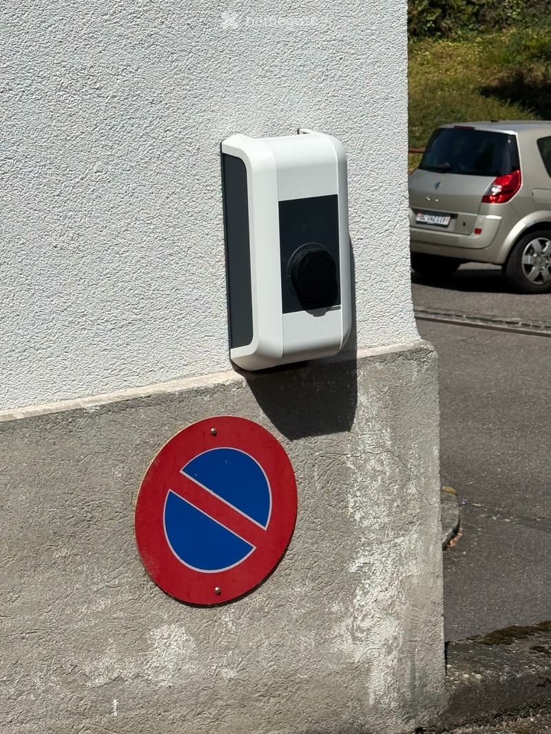 Helle 2.5-Zimmer-Wohnung in gepflegtem Zweifamilienhaus (8)