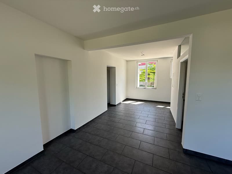 Helle 2.5-Zimmer-Wohnung in gepflegtem Zweifamilienhaus (2)