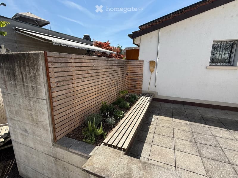 Helle 2.5-Zimmer-Wohnung in gepflegtem Zweifamilienhaus (6)