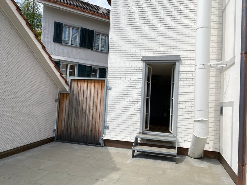 4.5 Zimmer Wohnung im Altbau mit Charm, Terrasse und Halbstöcken. (5)