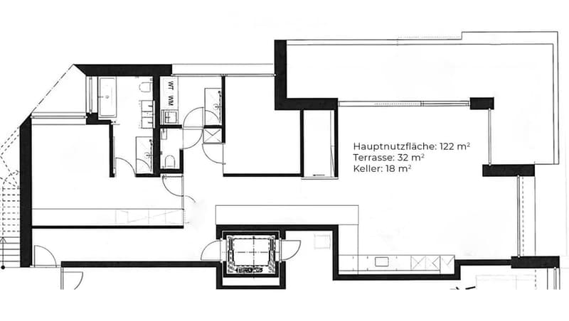 Floor plan showing a main living area of 122 m², a terrace of 32 m², and a basement of 18 m². Layout includes multiple rooms and a staircase.