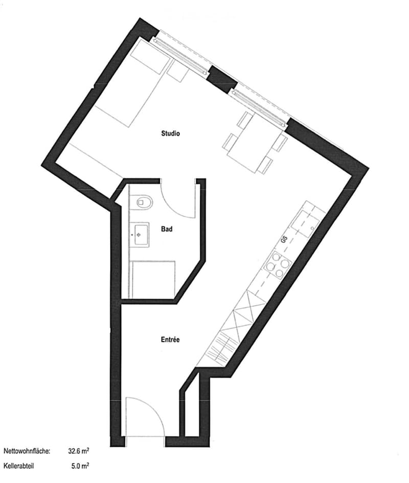 Floor plan of a 32.6 m² apartment with a studio, bathroom, and entrance area. Includes a 5.0 m² basement space.