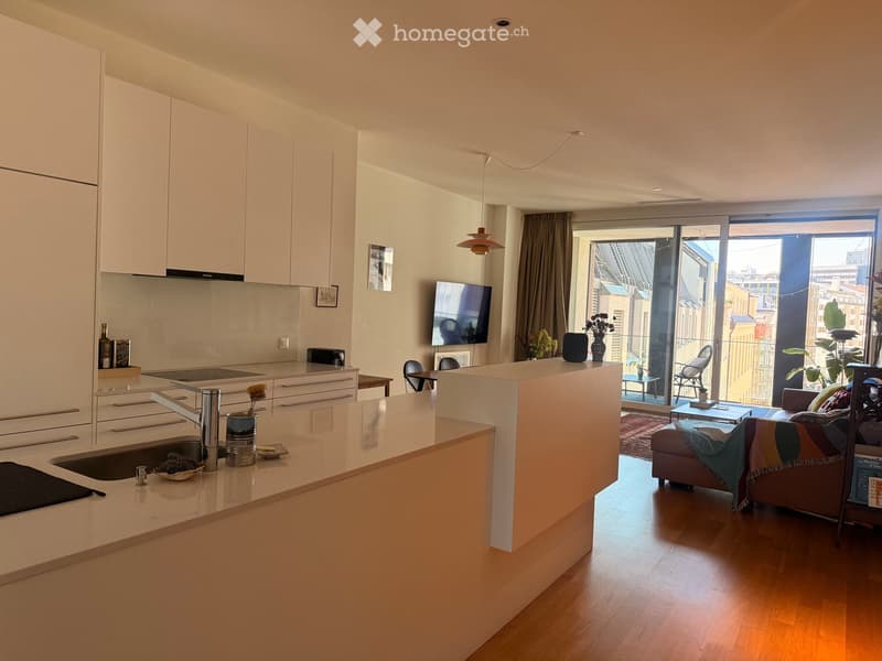 {"visible_features": ["Balcony / Terrace"], "type": "Furnished Room", "objects": ["sofa", "coffee table", "chair", "table", "kitchen island", "sink", "faucet", "faucet", "faucet", "faucet", "faucet", "faucet", "faucet", "faucet", "faucet", "faucet", "fauc
