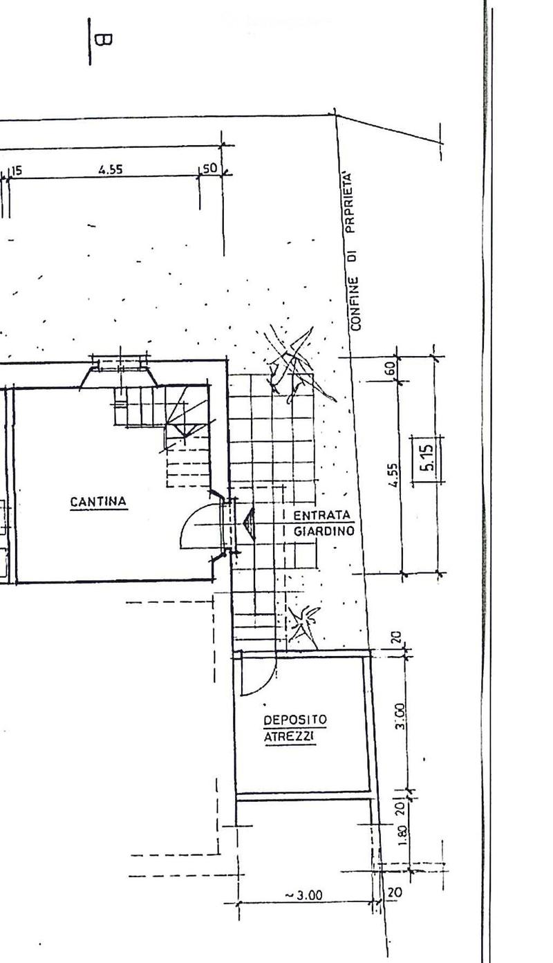 Floor plan showing a cantina, entrance, garden, and tool storage area with labeled dimensions.