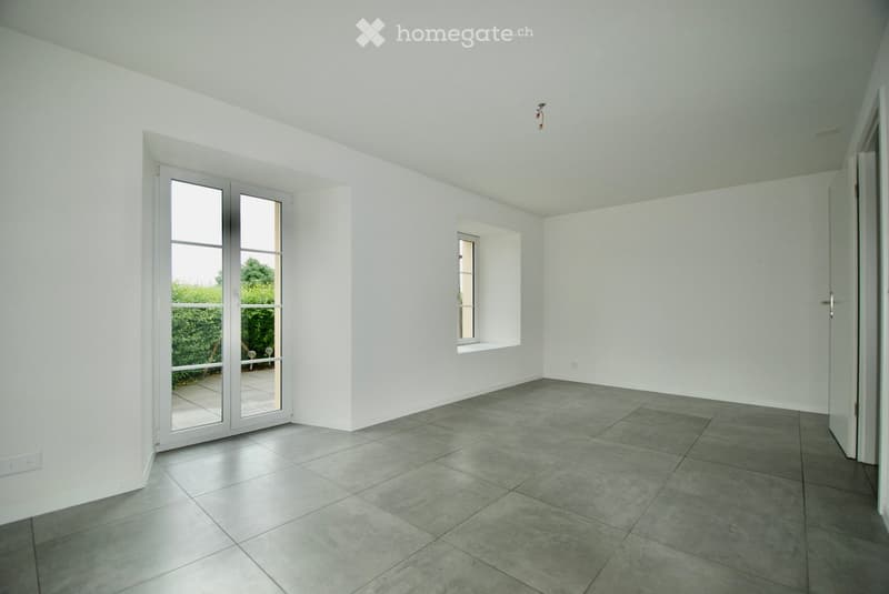 empty room, sliding glass door, sliding windows, white walls, tiled floor