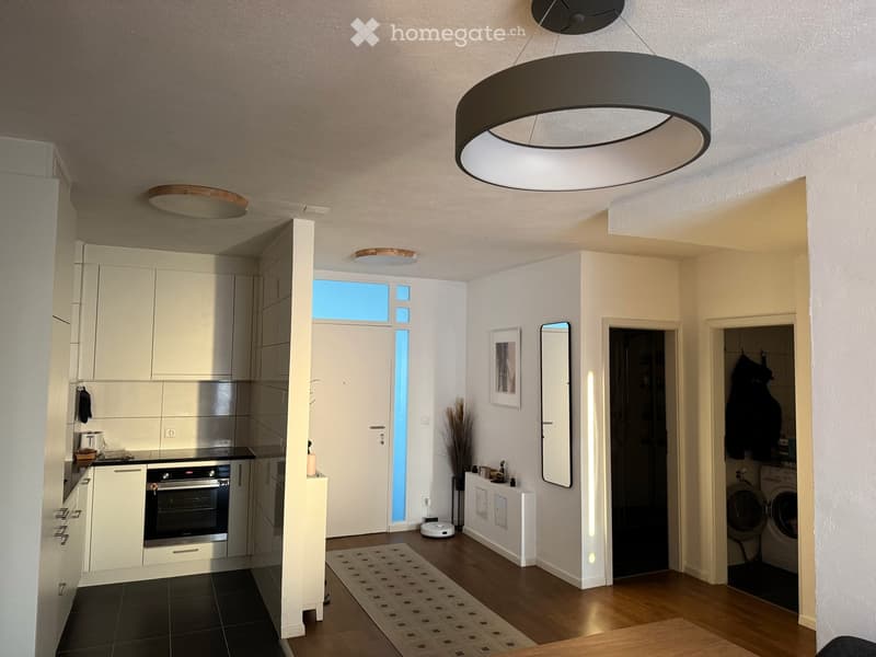 Helle 3.5-Zimmer-Wohnung mit Balkon und schöner Aussicht in Zürich-Witikon,teils mobiliert. (9)