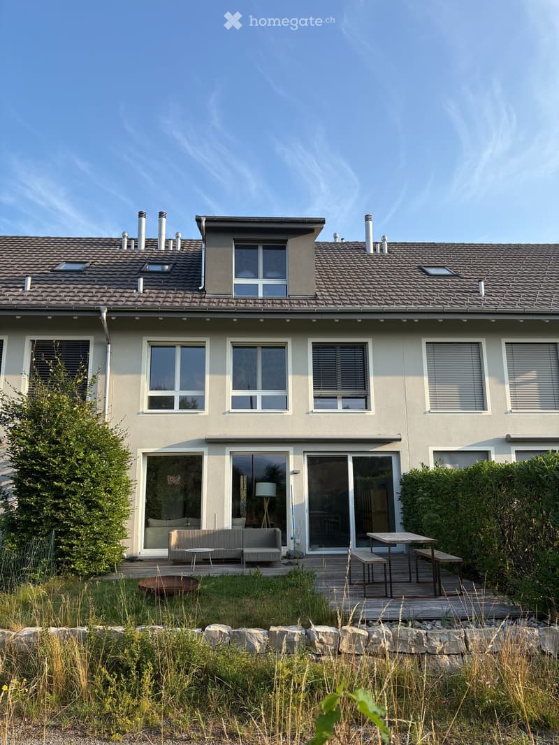 Geräumiges 6.5-Zimmer-Reihenhaus zu vermieten/Spacious 6.5-Room Row House for Rent (2)