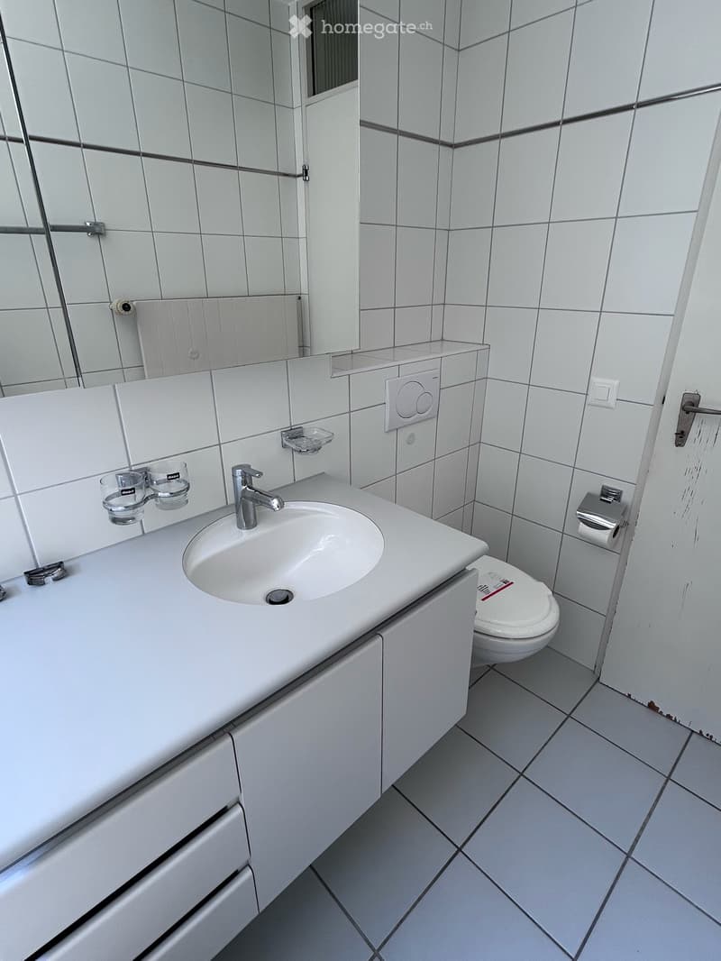 Helle 3.5-Zimmer-Wohnung mit Balkon in Binningen (12)