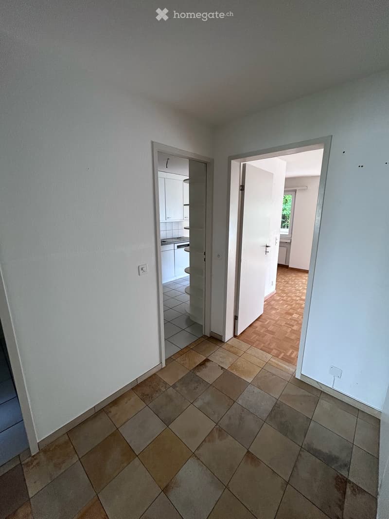 Helle 3.5-Zimmer-Wohnung mit Balkon in Binningen (4)