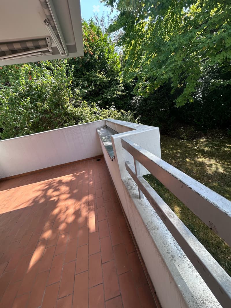 Helle 3.5-Zimmer-Wohnung mit Balkon in Binningen (8)