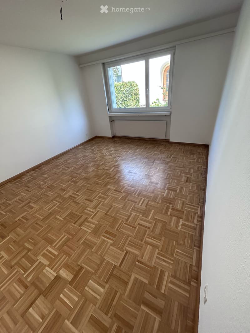 Helle 3.5-Zimmer-Wohnung mit Balkon in Binningen (10)