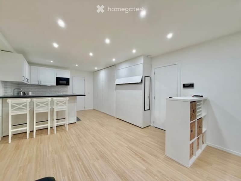 {"visible_features": [], "type": "Furnished Room", "objects": ["stool", "stool", "stool", "stool", "stool", "stool", "stool", "stool", "stool", "stool", "stool", "stool", "stool", "stool", "stool", "stool", "stool", "stool", "stool", "stool", "stool", "st