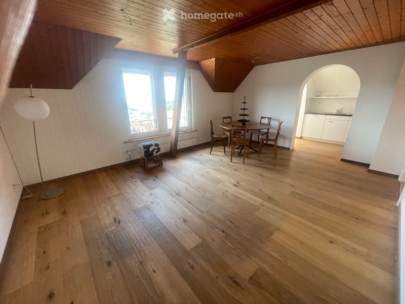 Charmante 3.5-Zimmer-Dachwohnung in historischem Gebäude in Herisau (5)