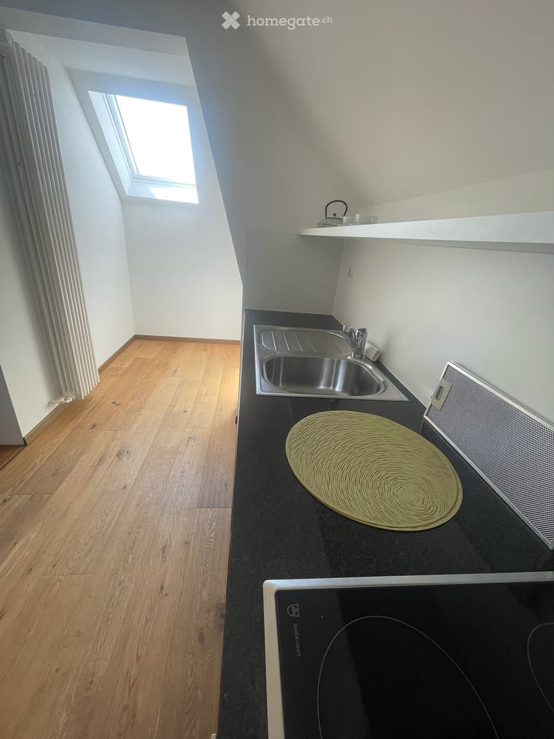 Charmante 3.5-Zimmer-Dachwohnung in historischem Gebäude in Herisau (11)