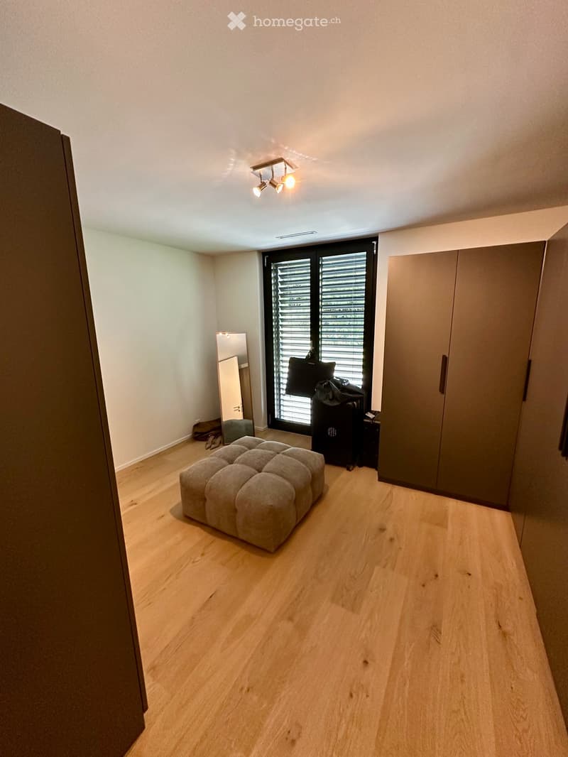 Grosszügige 4.5-Zimmer-Gartenwohnung im Eigentumsstandard mit Terrasse und Weitblick (8)