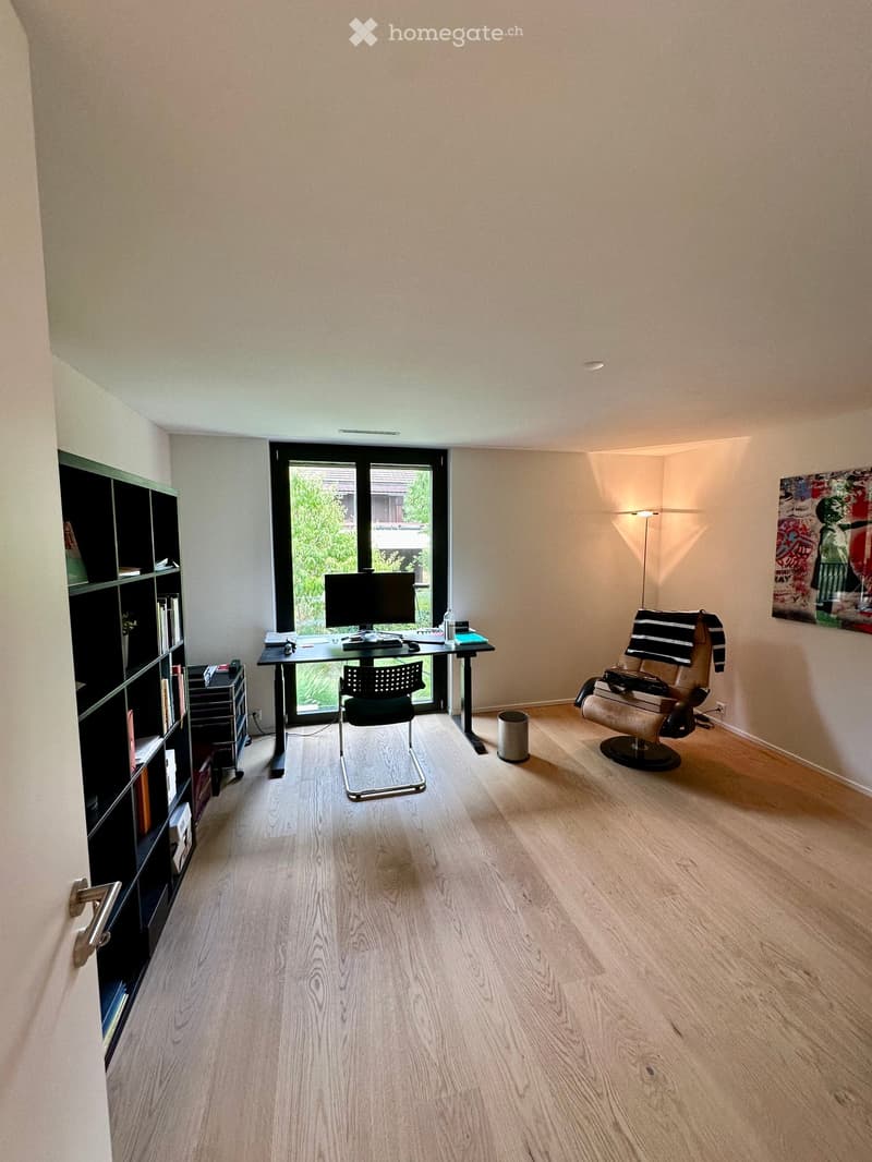 Grosszügige 4.5-Zimmer-Gartenwohnung im Eigentumsstandard mit Terrasse und Weitblick (4)
