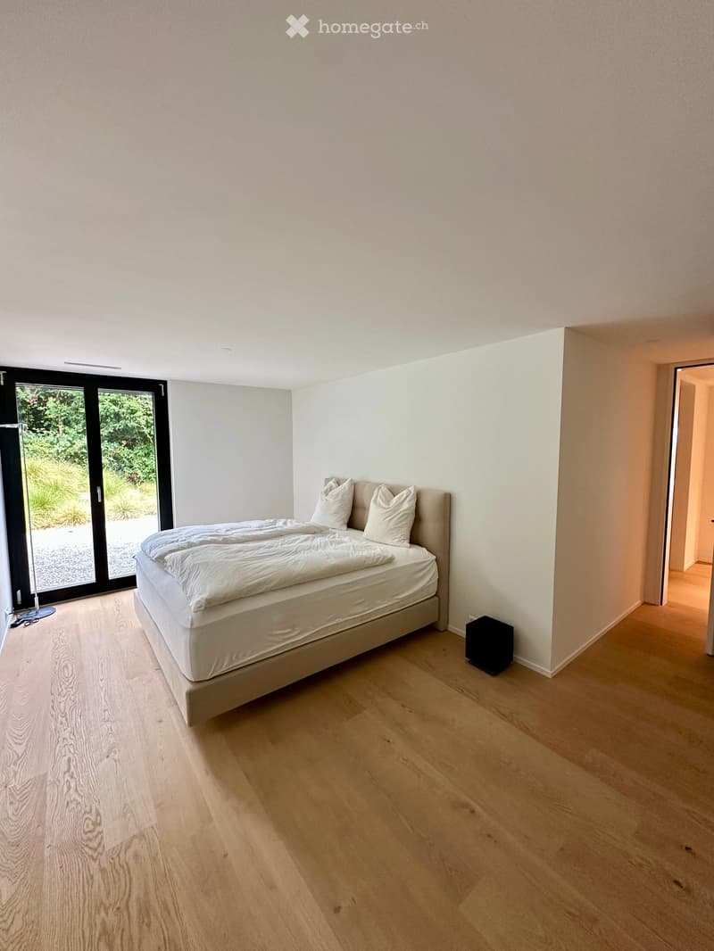 Grosszügige 4.5-Zimmer-Gartenwohnung im Eigentumsstandard mit Terrasse und Weitblick (9)